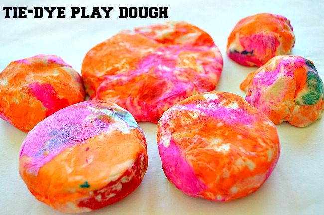Play dough play : Tie Dye play dough recipe