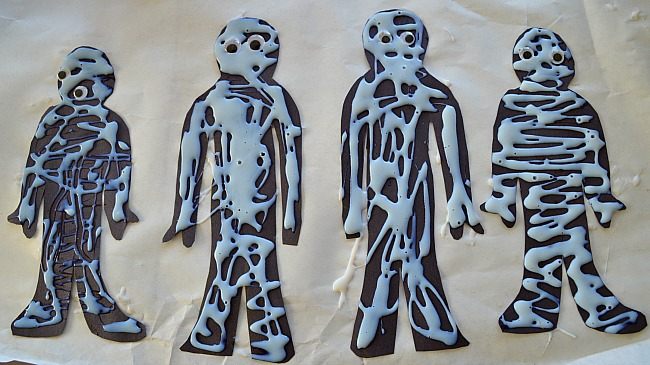 Halloween Crafts for Kids : Glue Mummy Craft