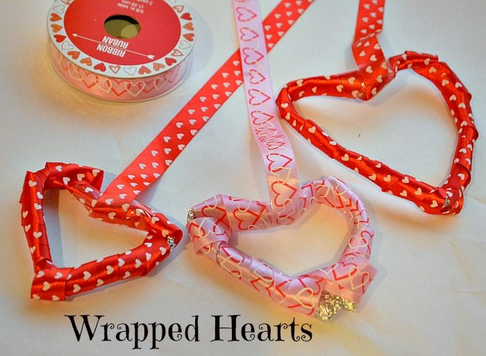 Valentine’s Day Crafts for Kids : Wrapped Hearts
