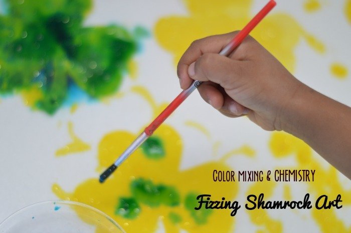 St.Patrick’s Day Art : Fizzing Color Mixing Shamrock Art