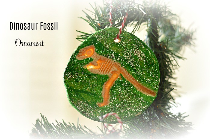 Christmas crafts for kids : Dinosaur fossils ornament